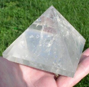 crystal-quartz-pyramid-300x293-2697256